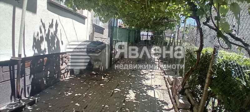 Продава  Етаж от къща град Перник , Църква , 78 кв.м | 70081593 - изображение [8]