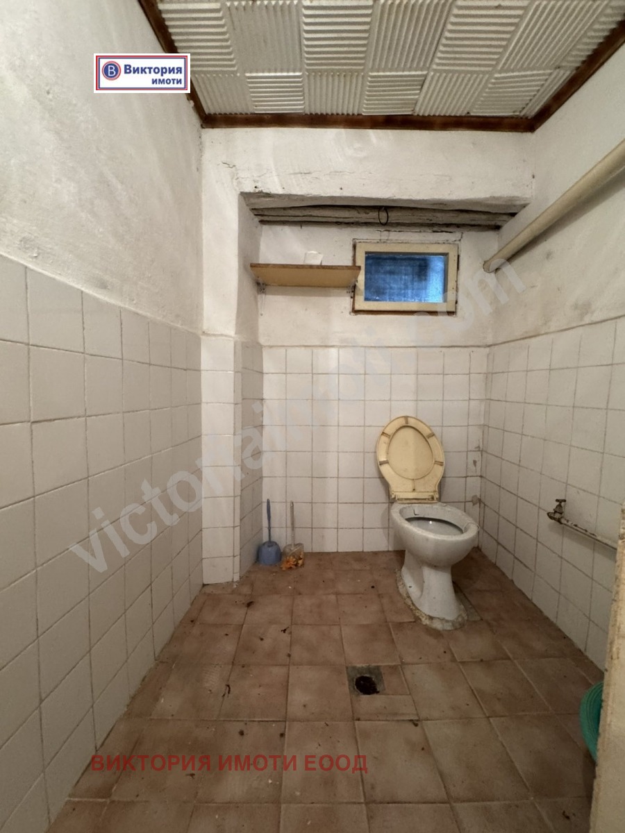 Продава ЕТАЖ ОТ КЪЩА, гр. Велико Търново, Стара част, снимка 2 - Етаж от къща - 52220428