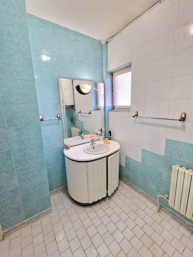 De vânzare  3 dormitoare Dobrici , Țentâr , 116 mp | 42466886 - imagine [16]