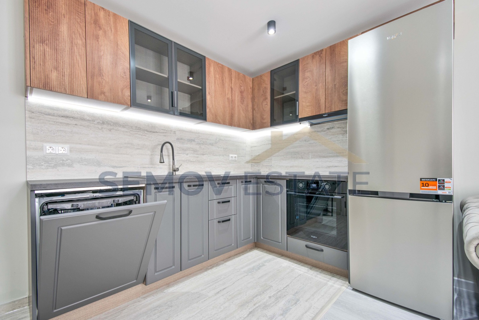 Продава 3-СТАЕН, гр. Бургас, Славейков, снимка 3 - Апартаменти - 56680192