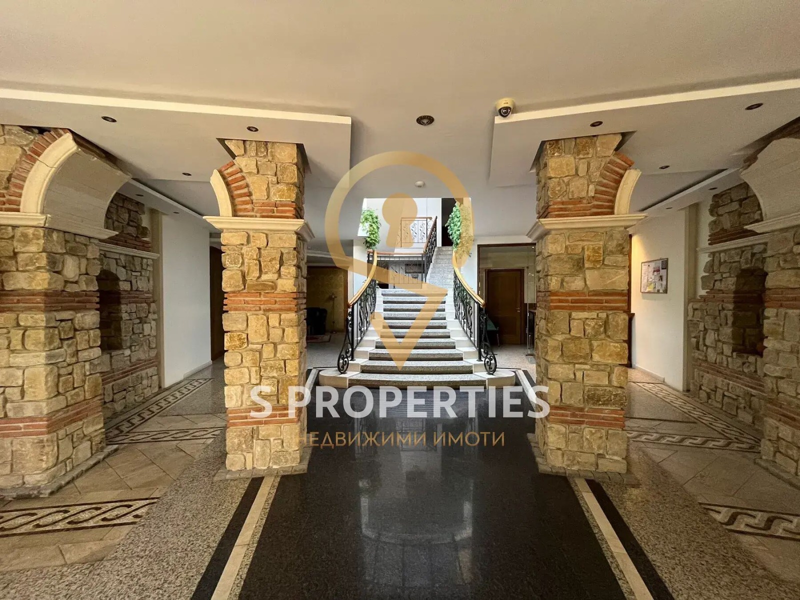 Продава МНОГОСТАЕН, гр. Варна, Бриз