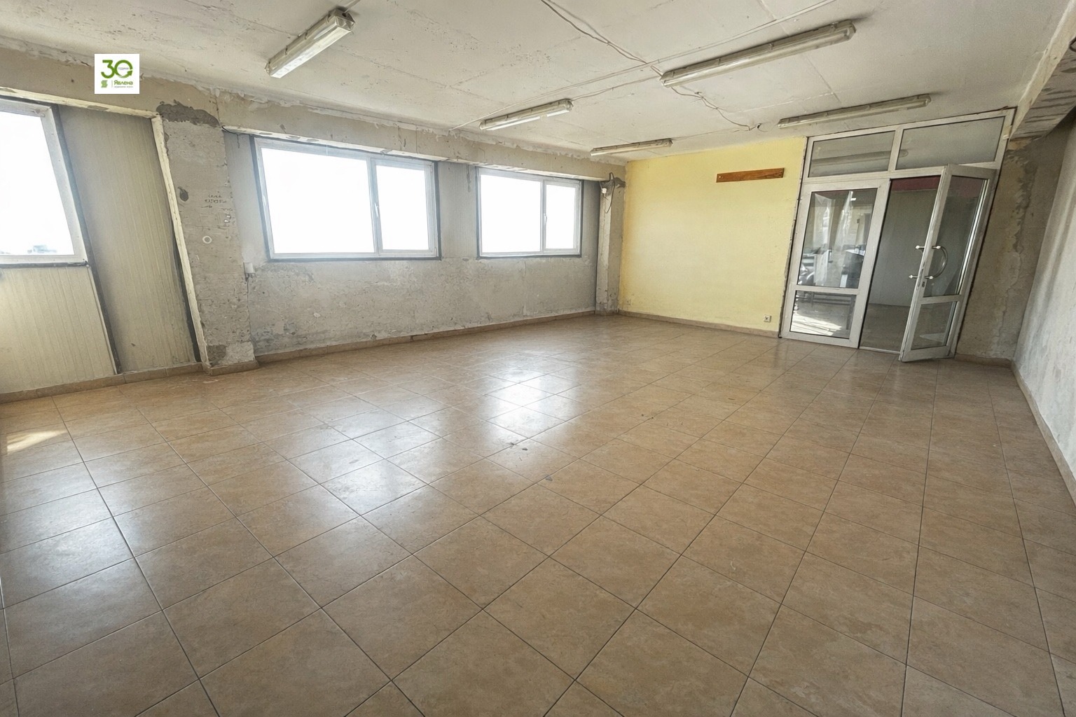 Продава ОФИС, гр. Варна, Изгрев, снимка 3 - Офиси - 54120132