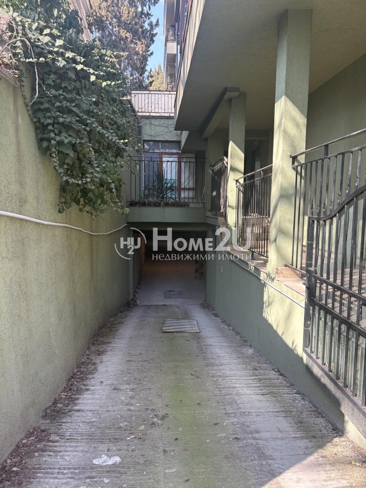 Продава ГАРАЖ, ПАРКОМЯСТО, гр. Варна, Гръцка махала