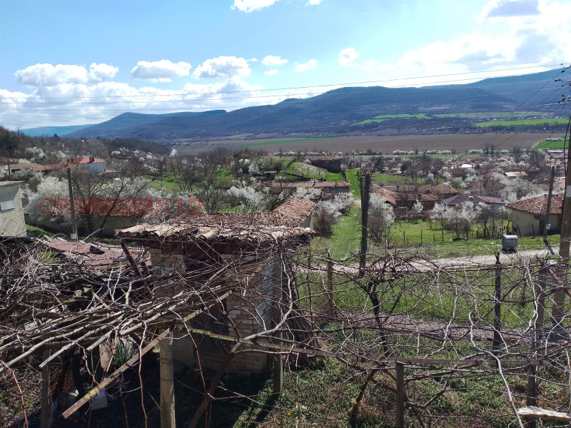 Продава КЪЩА, с. Янково, област Шумен