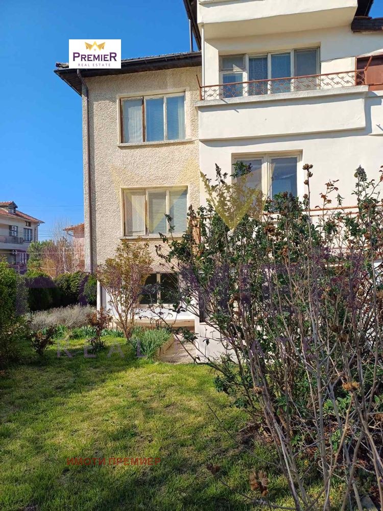 Продава КЪЩА, гр. Черноморец, област Бургас, снимка 2 - Къщи - 53120541