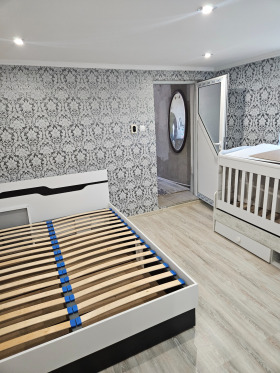 Hus Rodina 4, Ruse