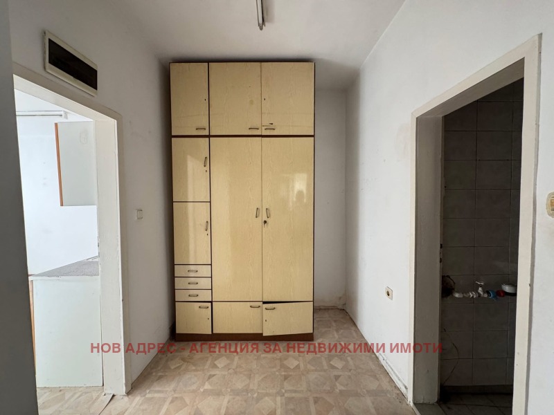 Продава ЕТАЖ ОТ КЪЩА, гр. Търговище, Боровец, снимка 8 - Етаж от къща - 52463924