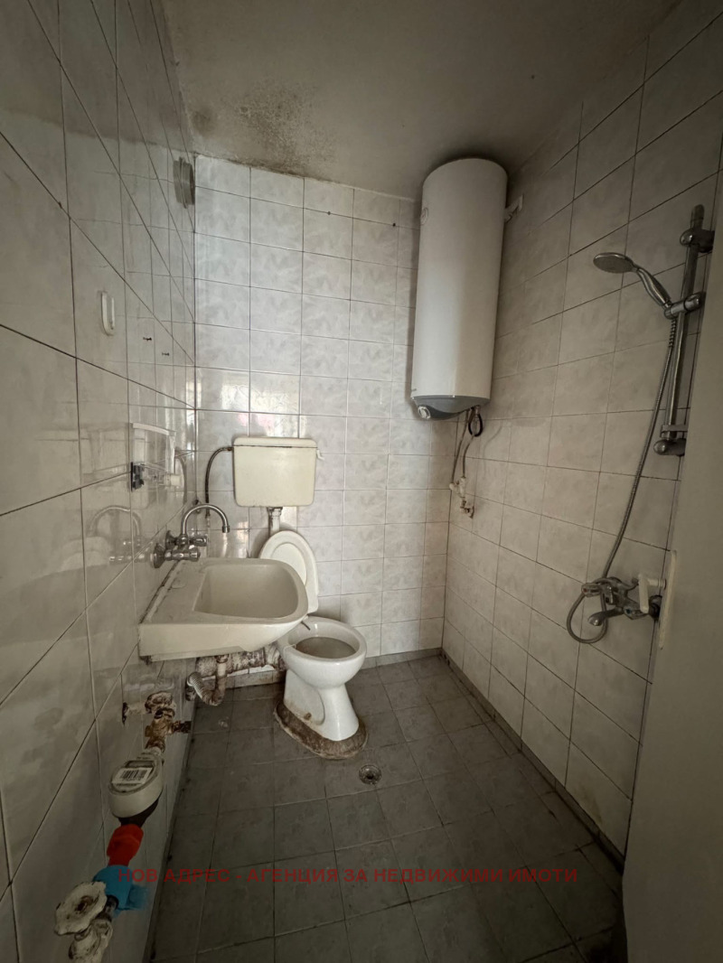 Продава ЕТАЖ ОТ КЪЩА, гр. Търговище, Боровец, снимка 9 - Етаж от къща - 52463924