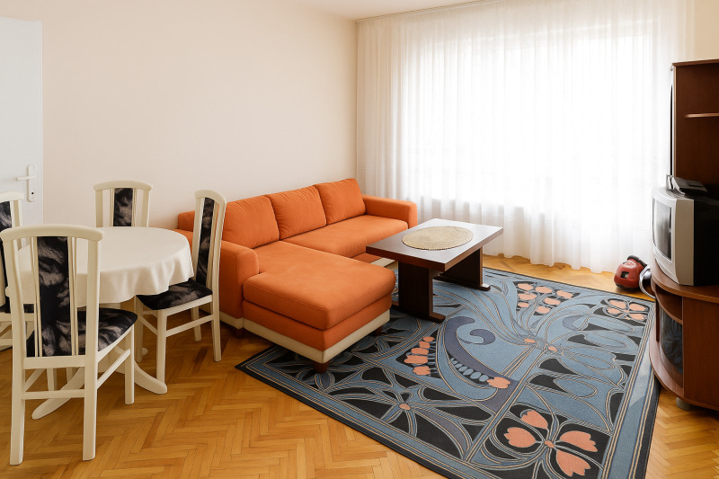 Продаја  1 спаваћа соба Софија , Света Троица , 65 м2 | 53489032