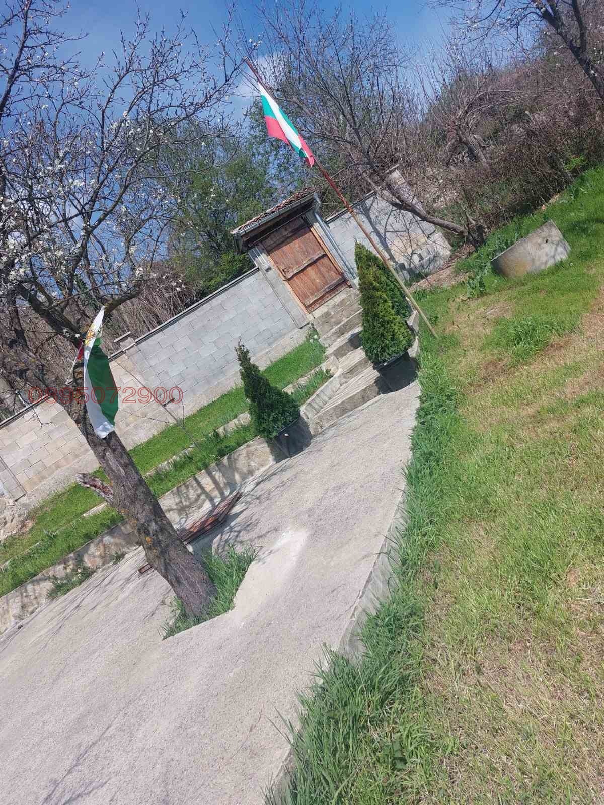 Продава КЪЩА, с. Черни връх, област Шумен, снимка 3 - Къщи - 54115179