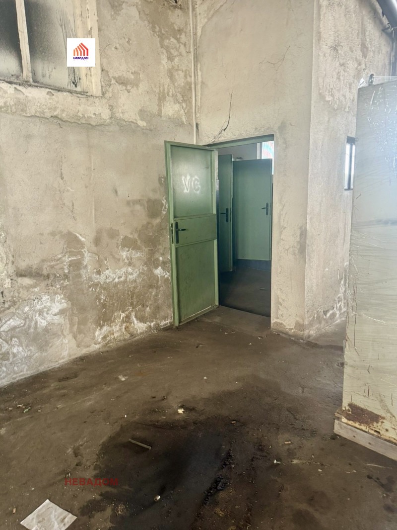 Продава ПРОМ. ПОМЕЩЕНИЕ, гр. Казанлък, област Стара Загора, снимка 4 - Производствени сгради - 53092578