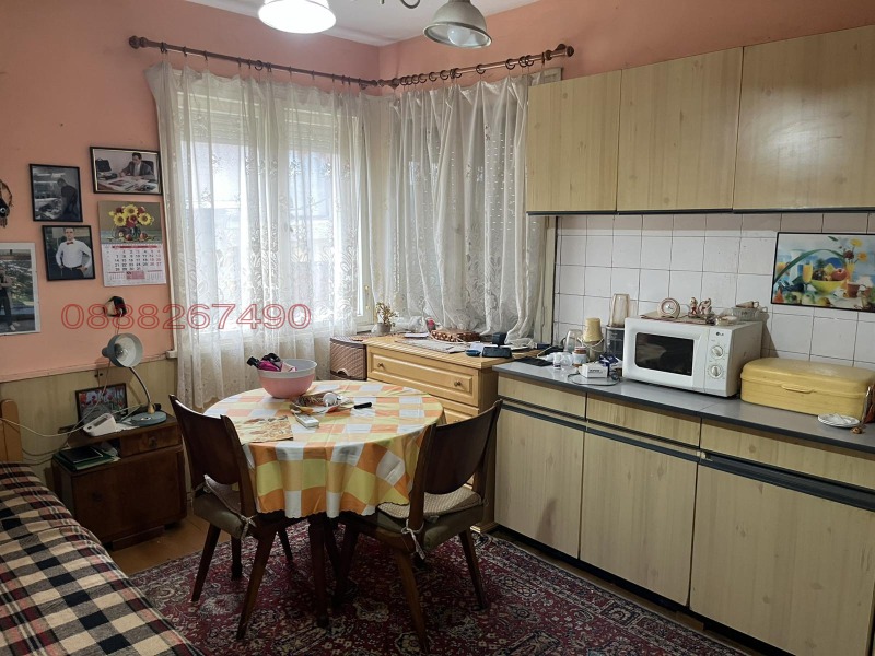 Продава ЕТАЖ ОТ КЪЩА, гр. Мездра, област Враца, снимка 4 - Етаж от къща - 52783806