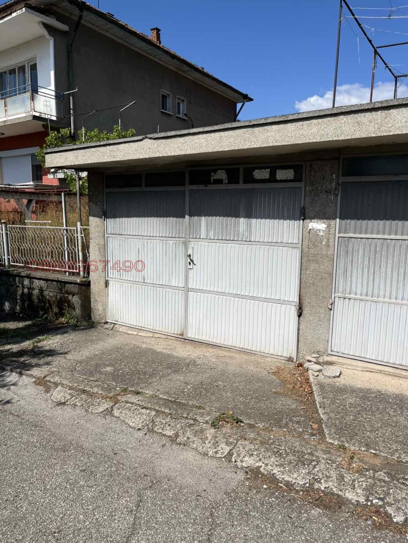 Продава ЕТАЖ ОТ КЪЩА, гр. Мездра, област Враца, снимка 11 - Етаж от къща - 52783806