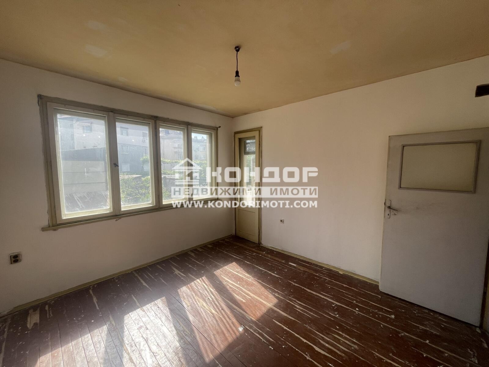 Продава ЕТАЖ ОТ КЪЩА, гр. Пловдив, Западен, снимка 7 - Етаж от къща - 54588857