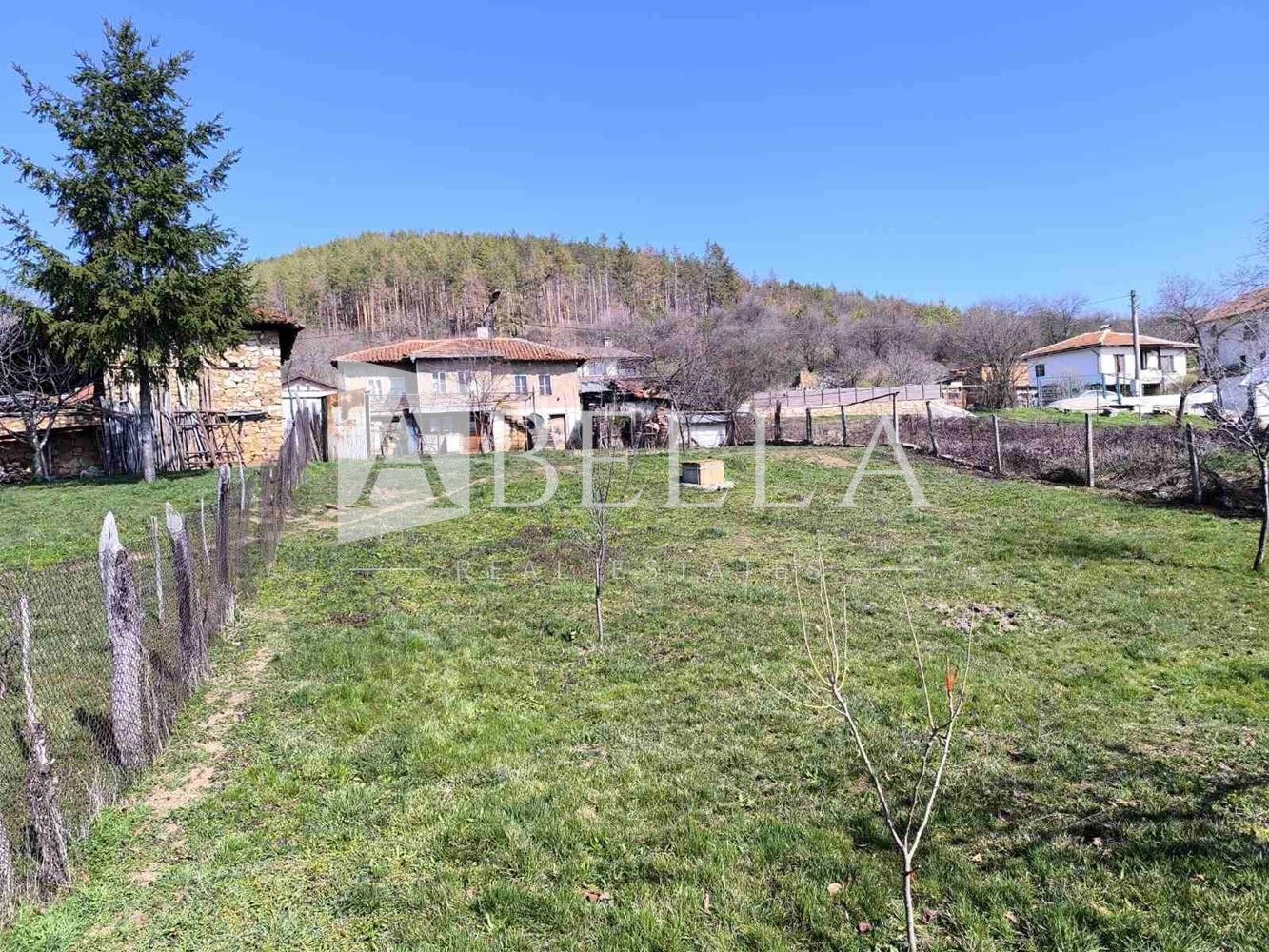 Продава КЪЩА, с. Осоица, област София област