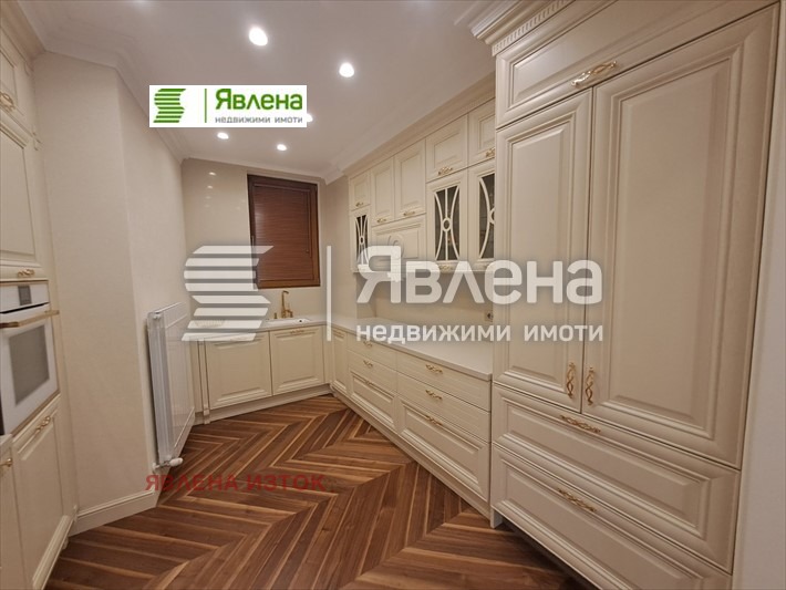 Продава 4-СТАЕН, гр. София, Изток, снимка 5 - Апартаменти - 54152300