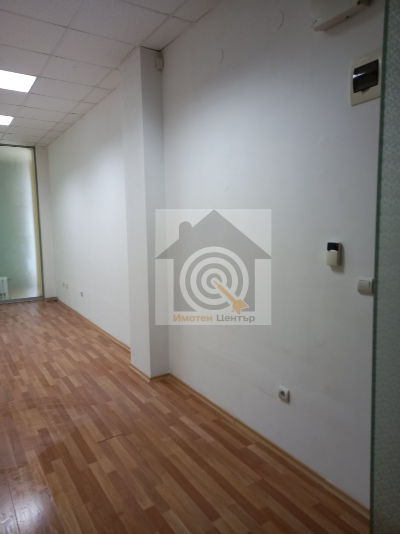 Til salg  Kontor Sofia , Mladost 1A , 37 kvm | 70801214 - billede [3]