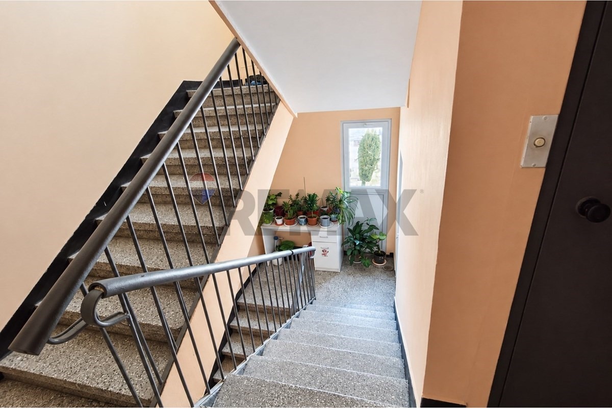 Продава 1-СТАЕН, гр. Шумен, Еверест, снимка 7 - Апартаменти - 56191758