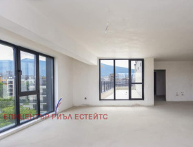 3+ chambres Dianabad, Sofia 1