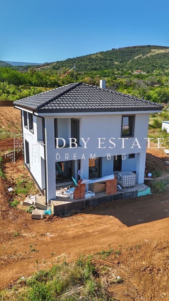 Продава  Къща, област Пловдив, с. Марково •  328 000 EUR • ID 59178725 — holmes.bg - [1] 