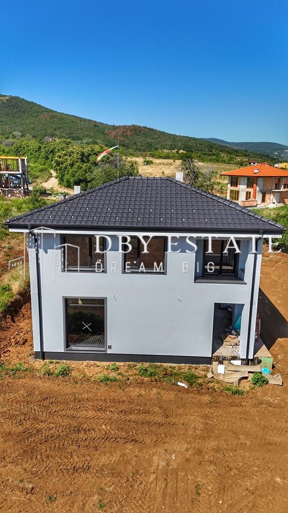 Продава  Къща област Пловдив , с. Марково , 219 кв.м | 78172600 - изображение [2]