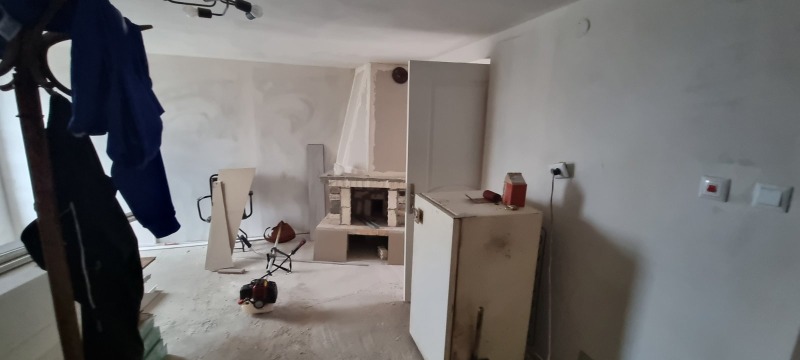 Продава ВИЛА, гр. Разград, Промишлена зона - Запад, снимка 9 - Вили - 52694354