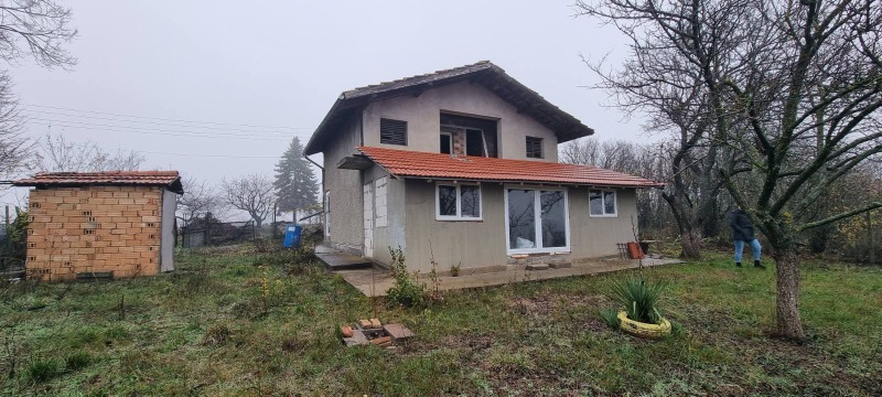 Продава ВИЛА, гр. Разград, Промишлена зона - Запад