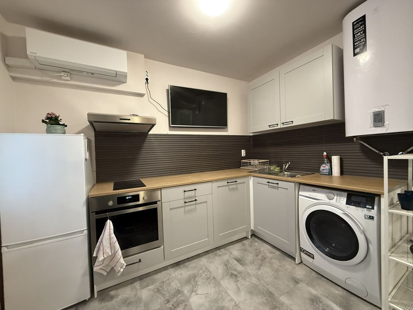 Продава 1-СТАЕН, гр. София, Сухата река, снимка 2 - Апартаменти - 54351401