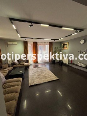 3+ chambres Karchiyaka, Plovdiv 2