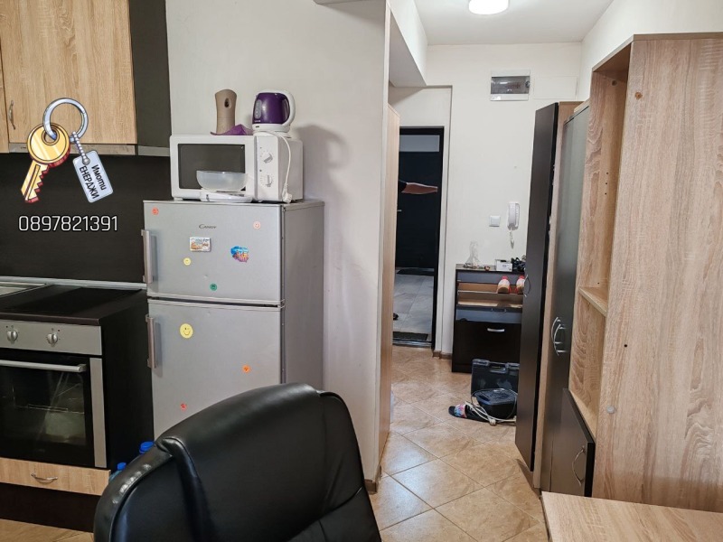 Продава  1-стаен град Плевен , Идеален център , 44 кв.м | 51137217 - изображение [2]