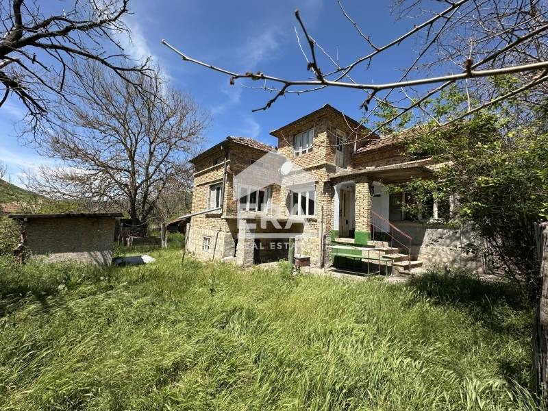 Продава КЪЩА, с. Невша, област Варна