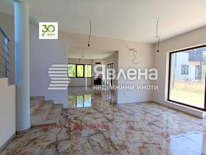 Продава КЪЩА, гр. Варна, м-т Ракитника, снимка 4 - Къщи - 47670237