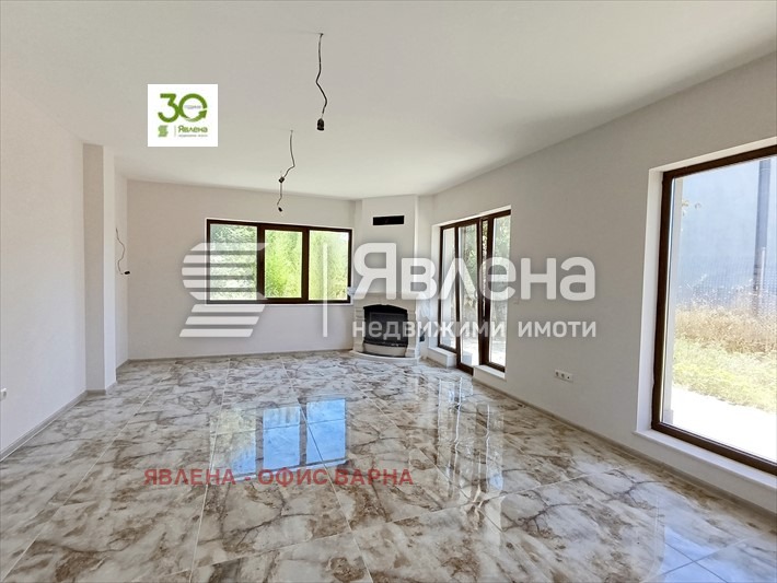 Продава КЪЩА, гр. Варна, м-т Ракитника, снимка 3 - Къщи - 47670237