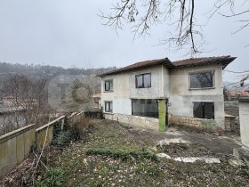 Haus Tscherwen, region Russe 1