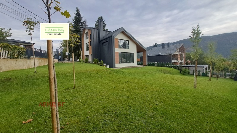Продава  Къща град София , с. Панчарево , 300 кв.м | 48138855