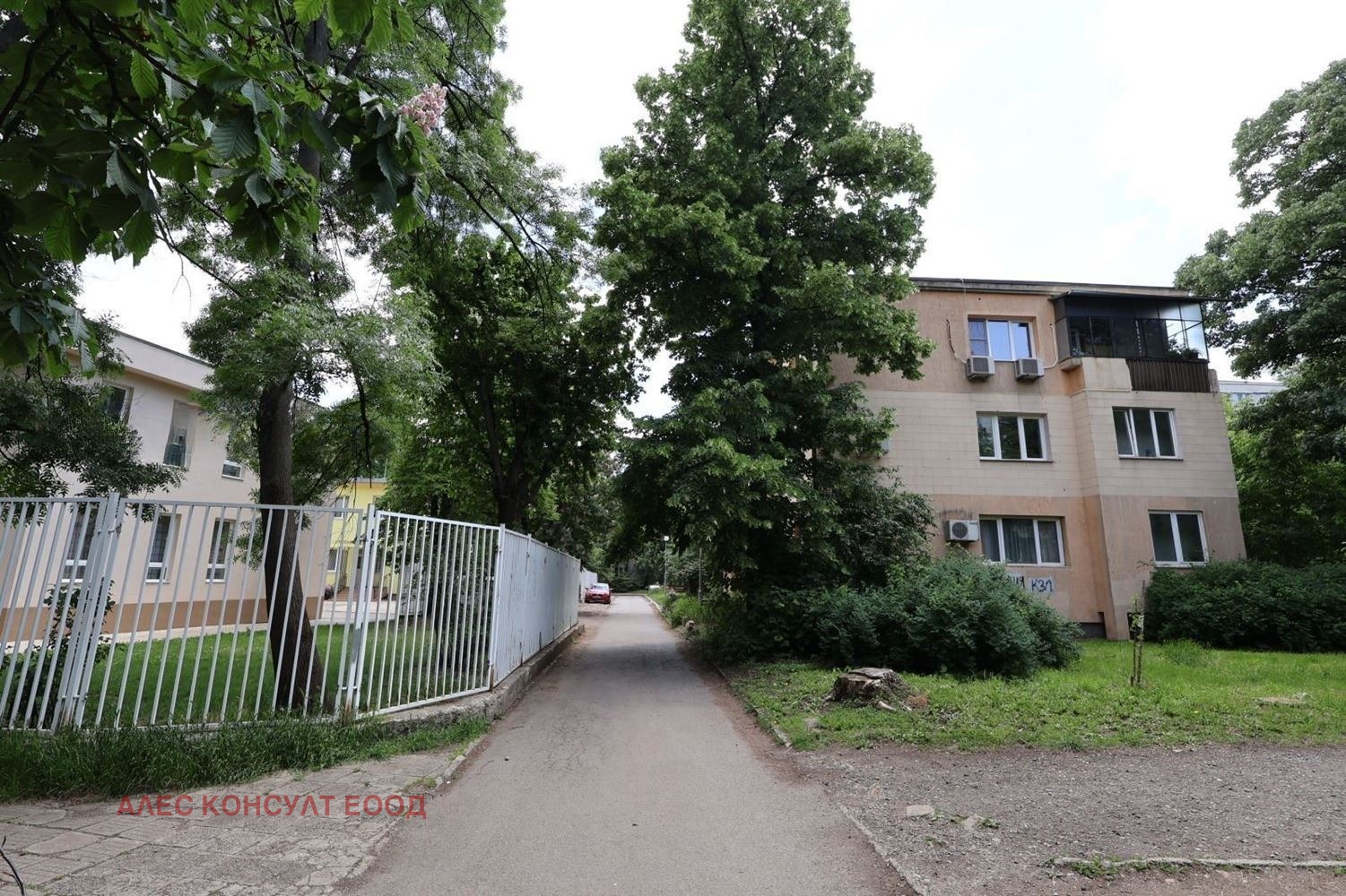 Продава 3-СТАЕН, гр. София, Хиподрума, снимка 2 - Апартаменти - 56734631