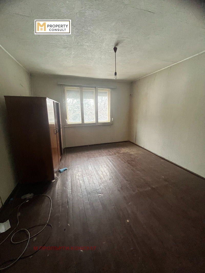 Продава ЕТАЖ ОТ КЪЩА, гр. Плевен, Широк център, снимка 9 - Етаж от къща - 53033254