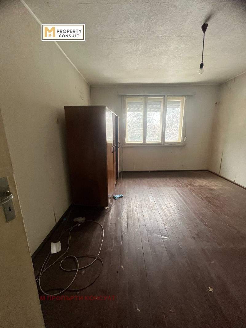 Продава ЕТАЖ ОТ КЪЩА, гр. Плевен, Широк център, снимка 10 - Етаж от къща - 53033254