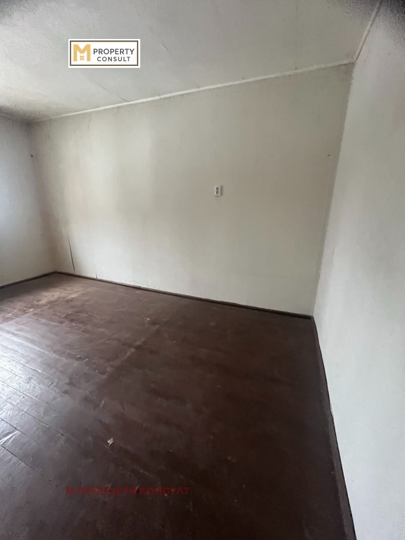 Продава ЕТАЖ ОТ КЪЩА, гр. Плевен, Широк център, снимка 7 - Етаж от къща - 53033254