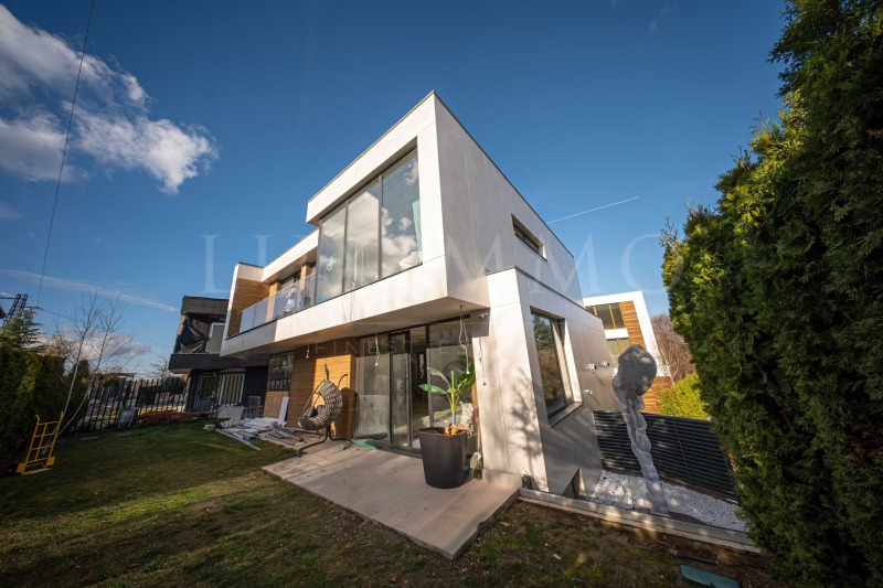 Продава КЪЩА, гр. София, Бояна