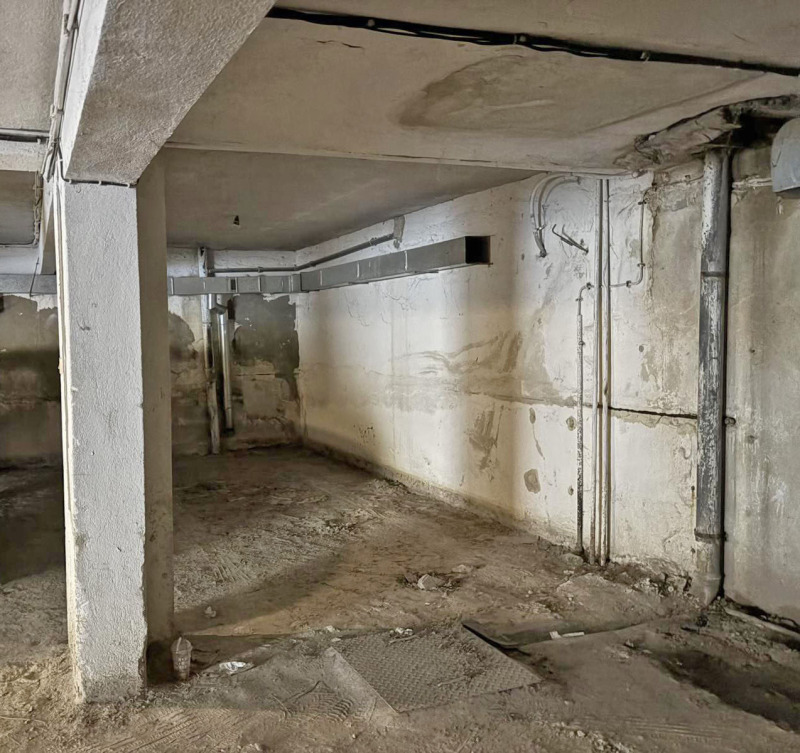 Продава ГАРАЖ в град Варна, Бриз - 16 кв.м / 17 700 € » 34 618.19 лв., КОМФОРТ И ФОРОС БРОКЪРС
