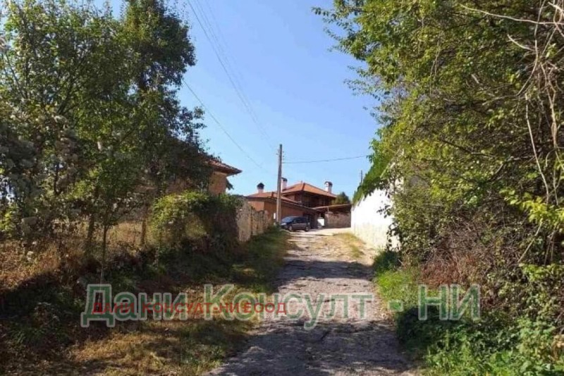 Продава ПАРЦЕЛ в област Велико Търново, с. Бадевци - 700 кв.м / 8 700 € » 17 015.72 лв., ДАНИ КОНСУЛТ-НИ ЕООД