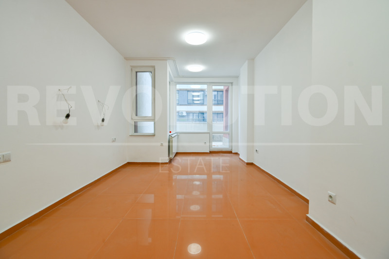 Продава  2-стаен, град София, Зона Б-5 •  230 000 EUR • ID 13546309 — holmes.bg - [1] 