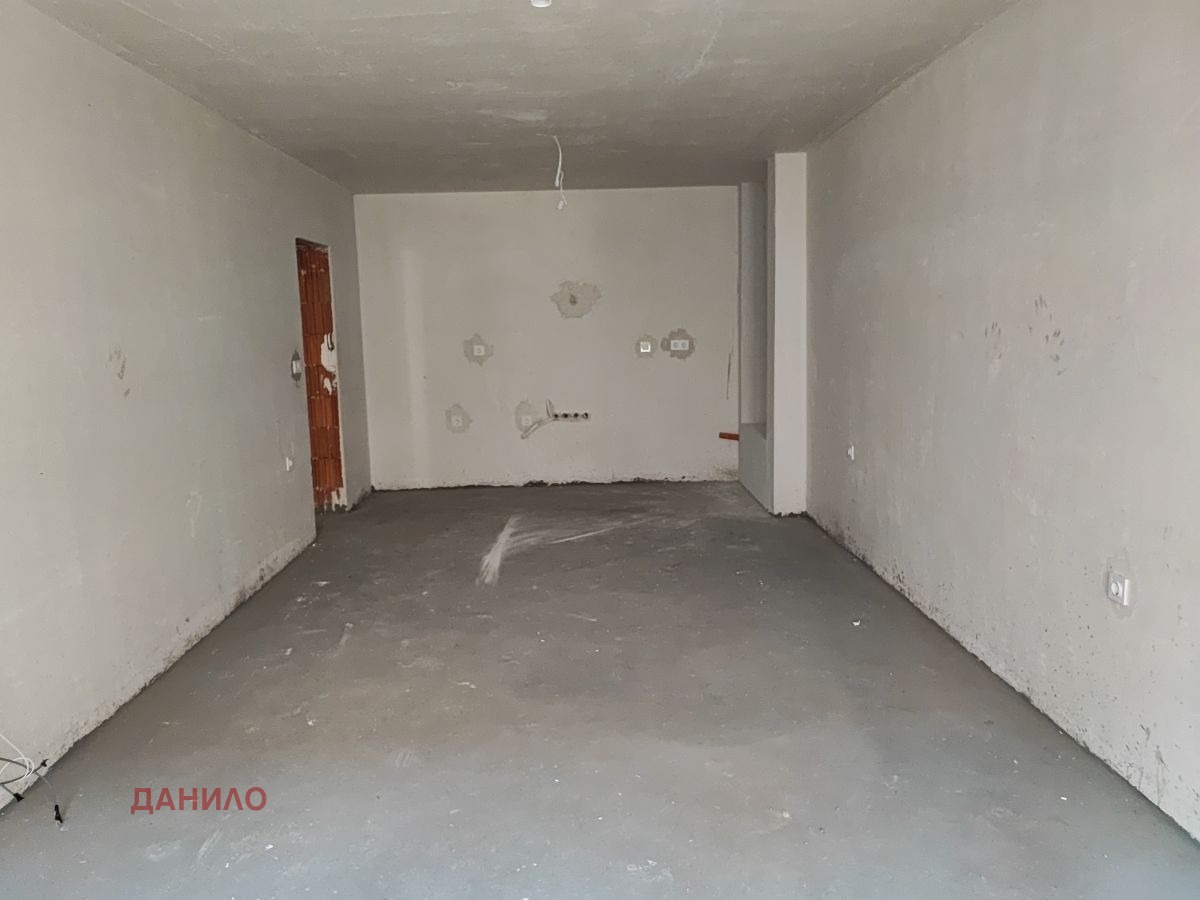 Продава 4-СТАЕН, гр. Велико Търново, Бузлуджа, снимка 2 - Апартаменти - 48906391