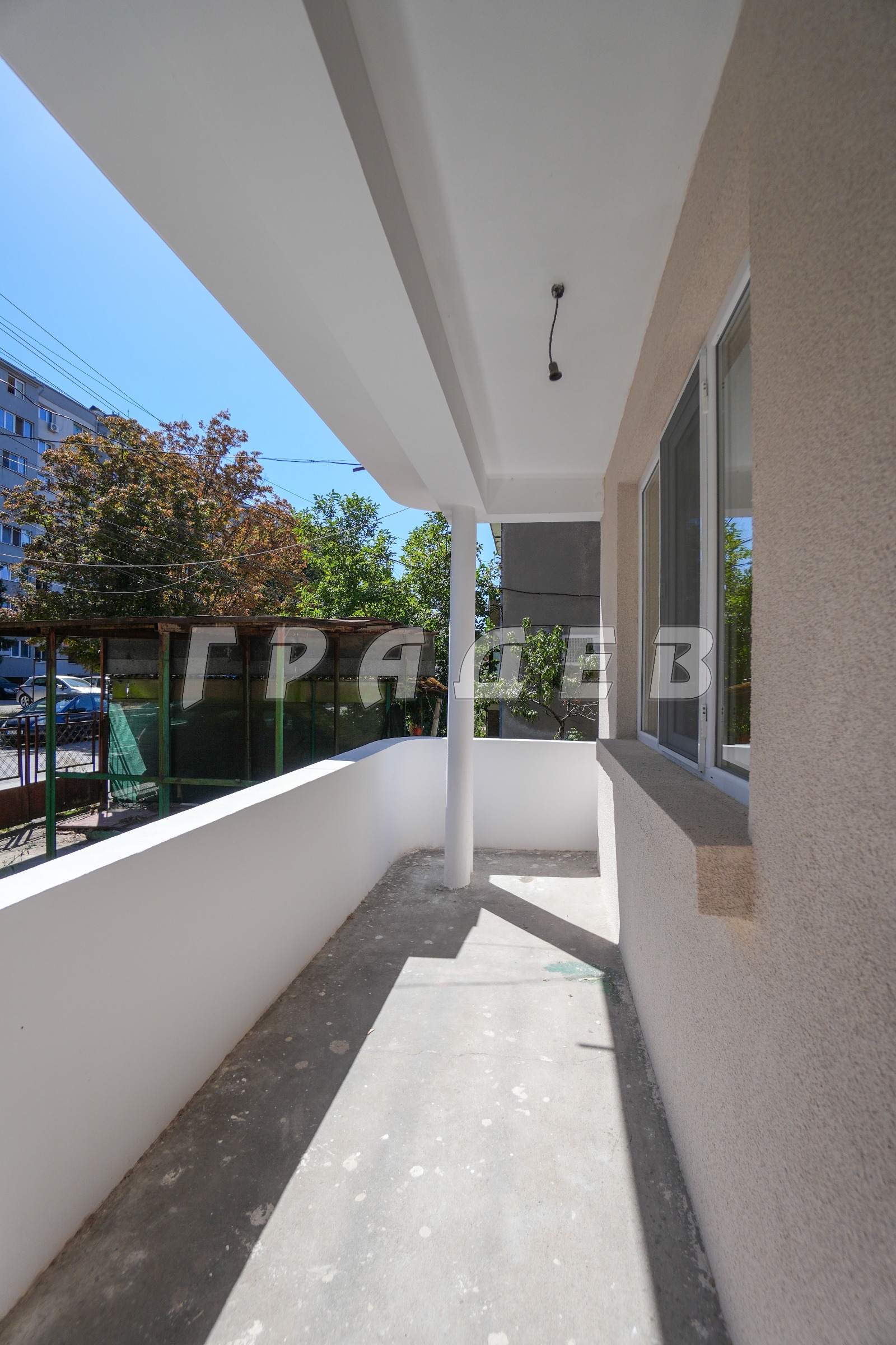 Продава ЕТАЖ ОТ КЪЩА, гр. Русе, Родина 2, снимка 3 - Етаж от къща - 55989963