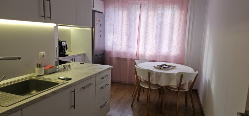 Продава  3-стаен град Перник , Изток , 80 кв.м | 22581806 - изображение [5]