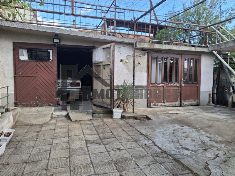 Продава ЕТАЖ ОТ КЪЩА, гр. Ямбол, Боровец, снимка 2 - Етаж от къща - 52639781