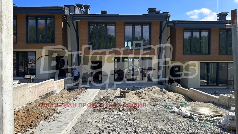 Продава КЪЩА, гр. София, с. Панчарево, снимка 2 - Къщи - 52925635