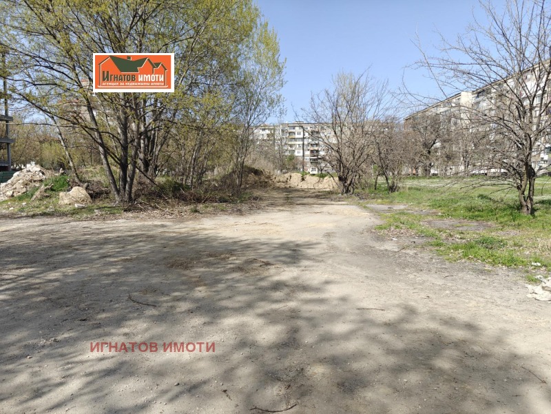 Продава  Парцел град Пазарджик , Окръжна болница , 2198 кв.м | 20192889 - изображение [2]