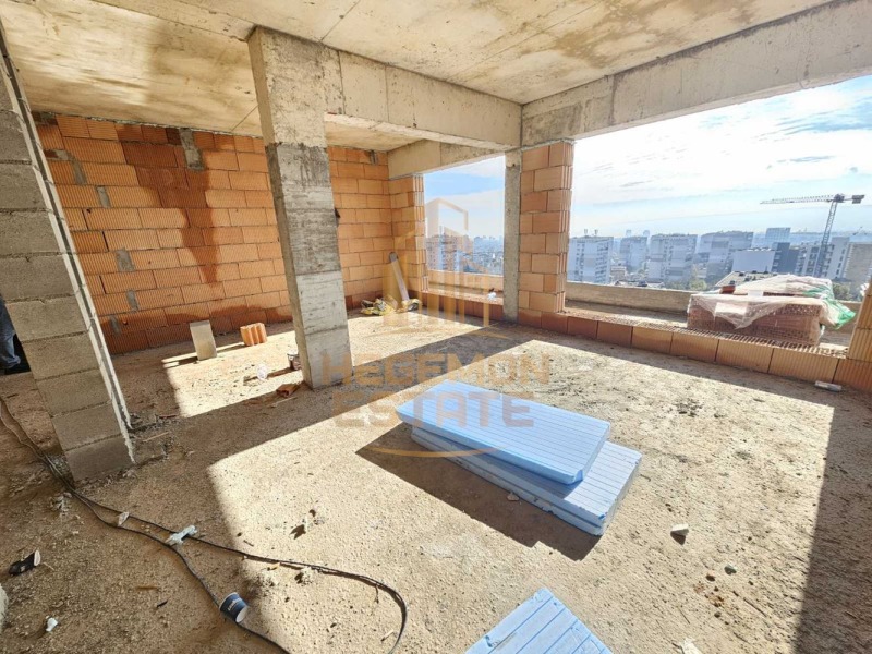 Продава 4-СТАЕН в град Варна, Цветен квартал - 247 кв.м / 331 000 € » 647 379.73 лв., ХЕГЕМОН ЕСТЕЙТ
